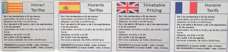 Gebührentafel für blau markierte Parkplätze im Stadtgebiet von Moraira