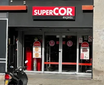 SuperCor Express supermarkt in het centrum van Moraira
